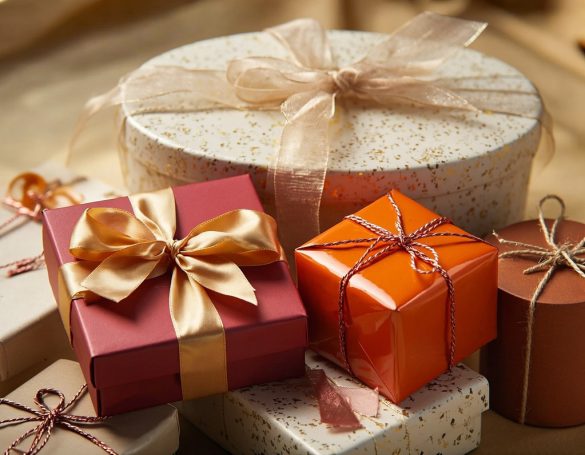 We stock various types of gift boxes but if you have a specific requirement just let us know and we can source one to your needs. Colourful wrapped gifts in various sizes with decorative bows.